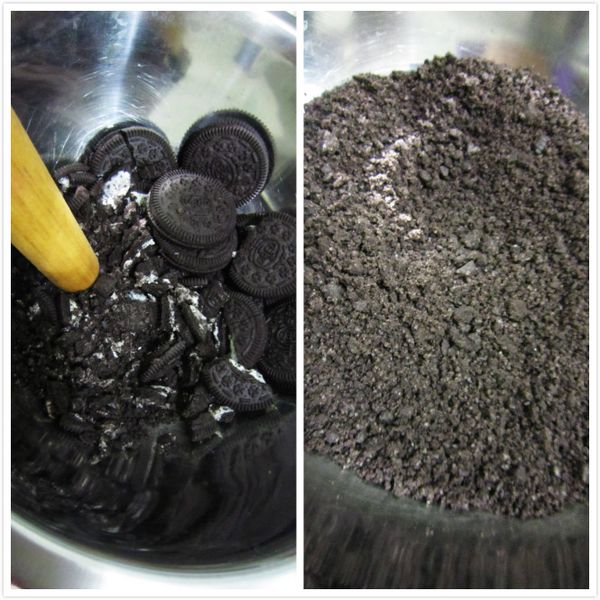 一條oreo巧克力餅乾(150g)，同中間白色的餡用擀麵棍搗碎。