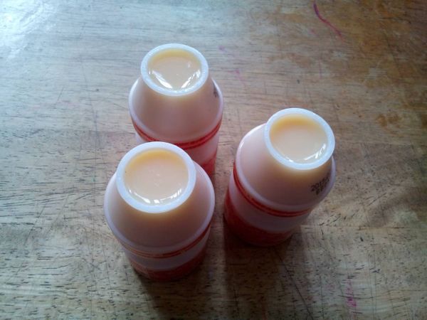 倒入多多罐裡^^放入冰箱冷藏約5-6小時即可