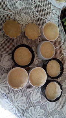 壓扁放入烤模中,在冷凍