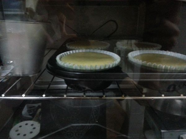 送入已預熱175度的烤箱烤15-20分鐘即可。