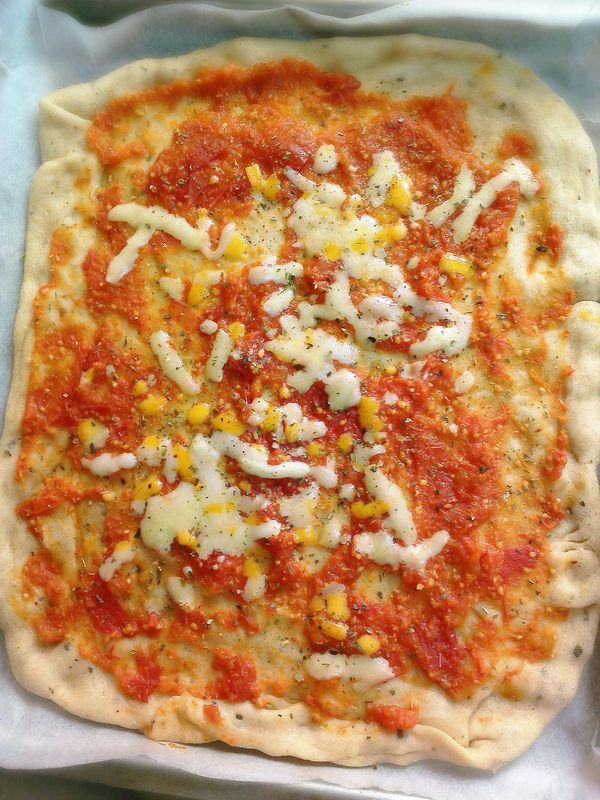 灑上一些起司條。放入烤箱以160度10分鐘烤一下。