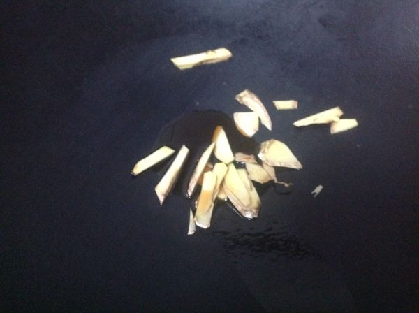 麻油爆香薑片