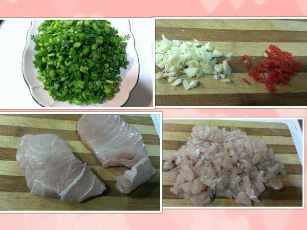 韭菜切約1公分的長度，魚肉切丁，備用。蒜頭切末，辣椒切碎，備用。