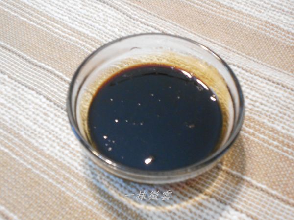 等完全都融化了才以小湯匙攪拌到有些濃稠狀即可關火