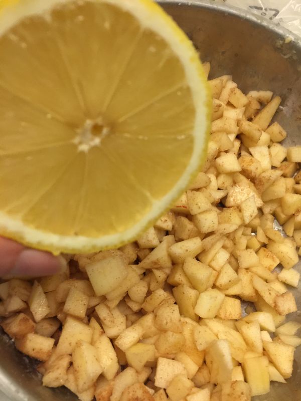 擠半顆黃檸檬汁拌勻