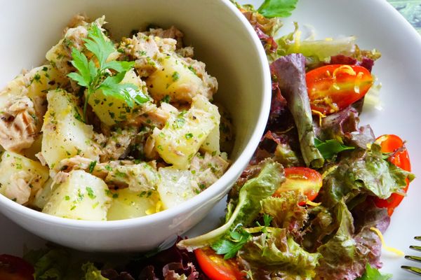 將食材盛盤,再淋上少許橄欖油就完成了!