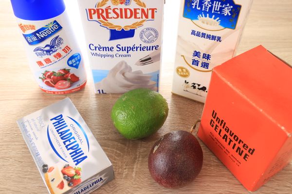 百香起司慕斯食材。也可用糖替換掉煉乳。