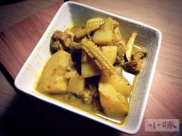 當水收到剩2/3～1/2時，可以加入其他較易軟化的蔬菜，再滾一次後，就可以起鍋吃飯了！