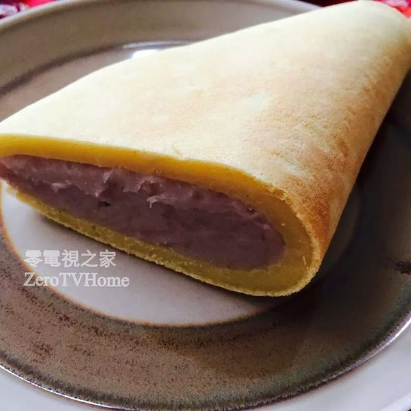 切開來看看，哇，超豐富的餡料呀(大心)～
 
嗯嗯嗯嗯嗯，外酥內軟，好吃好吃！