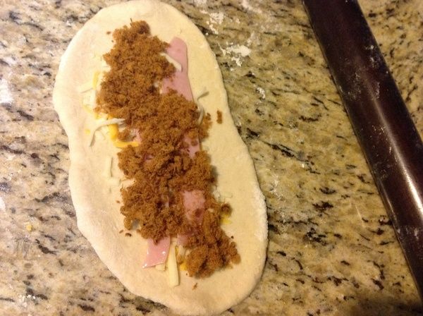 放上適量的肉鬆