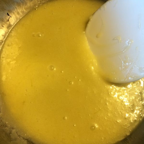 麵粉.香草粉過篩一起拌勻