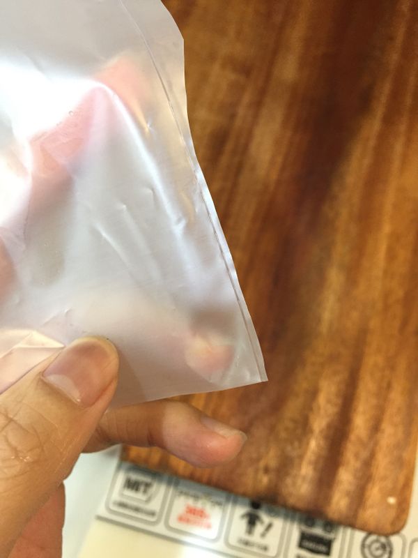 如用塑膠袋要將邊緣修剪掉