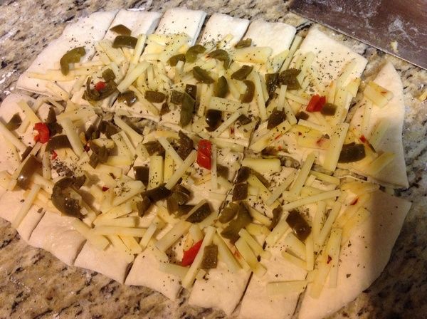 用刀子切成 16份,或自己想要的大小, 但是不建議份數差太多, 烘烤時間會有差異.