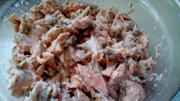 蒜鹽
七味粉
連同用叉子按鬆散的魚
放入麵包機