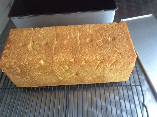 出爐後即刻脱模，放涼架上冷卻。