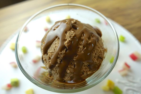 拌至無顆粒光滑狀即可放涼，裝入適當的容器中就可淋在冰淇淋 、鬆餅等甜點上.