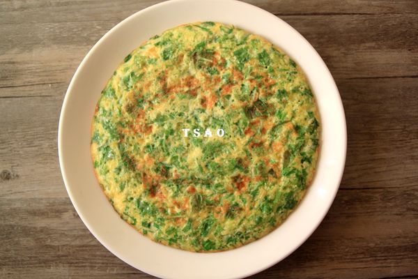 上桌前可切成喜歡的片狀和不切都可以。