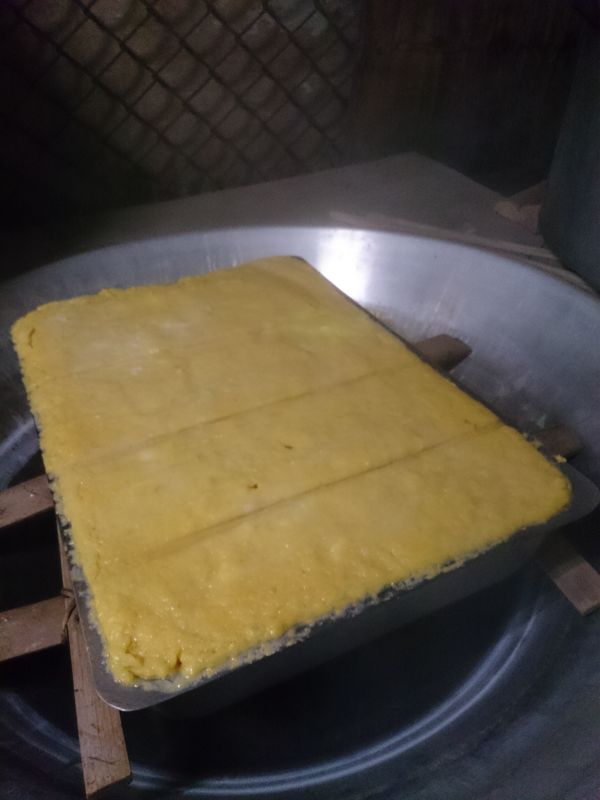 蒸好後，就是漂亮的【柴燒老灶黃金蘿蔔糕】了，很漂亮吧~ 但要放12小時後，才能夠拿來享用