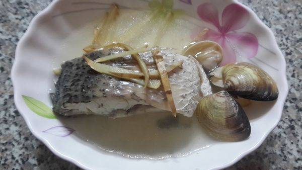 熄火後餘熱還會將魚肉浸泡更熟透,所以不用擔心不熟
如魚肉太厚沒熟再開火煮熟(不會太老)