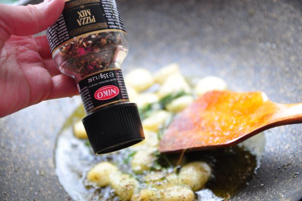 接著加入綜合的研磨香料