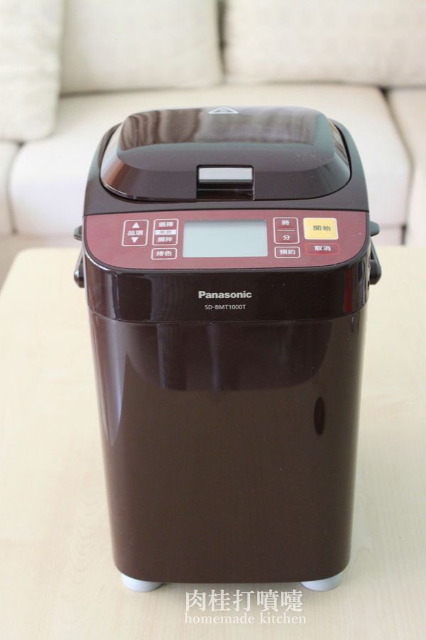 外型好看，鏡面機身處理，今年特別引進全球首款變頻麵包機，(((Panasonic1斤變頻麵包機，SD-bmt1000T)))