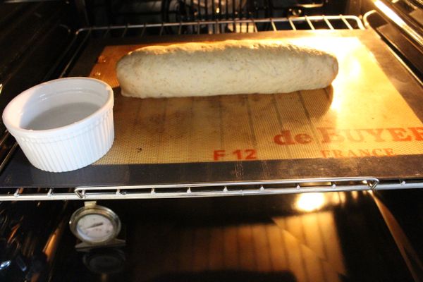 收口朝下，放入溫暖空間，約35~39度C，發酵到1.5倍～2倍大。