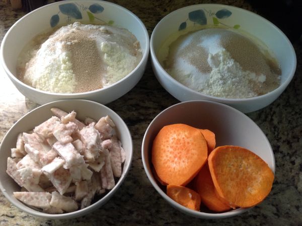 芋頭麵團材料和芋頭電鍋蒸泥塊 &amp; 地瓜麵團材料和地瓜電鍋蒸泥片皆準備好