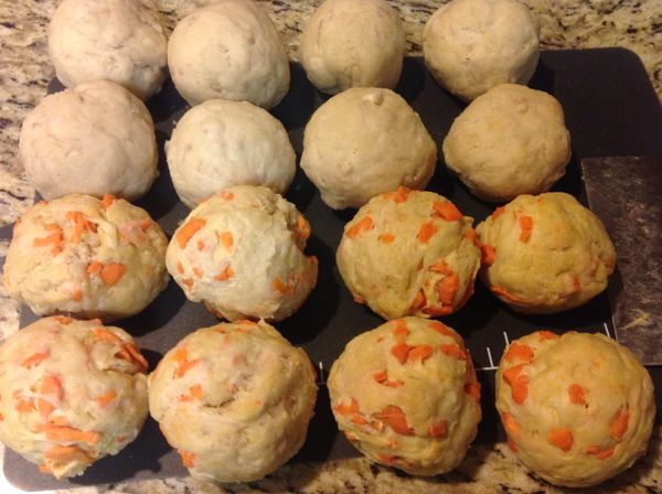 麵團輕揉整形為圓形, 盡量壓出空氣,滾圓收口朝下,稍微等5分鐘待用