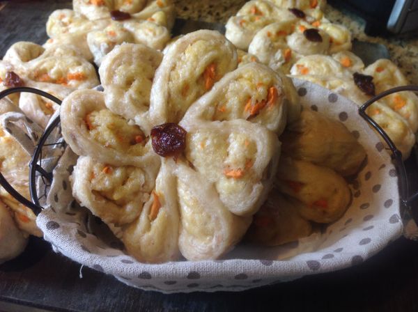 是營養健康又漂亮的紫芋頭橘地瓜花花饅頭❤!!