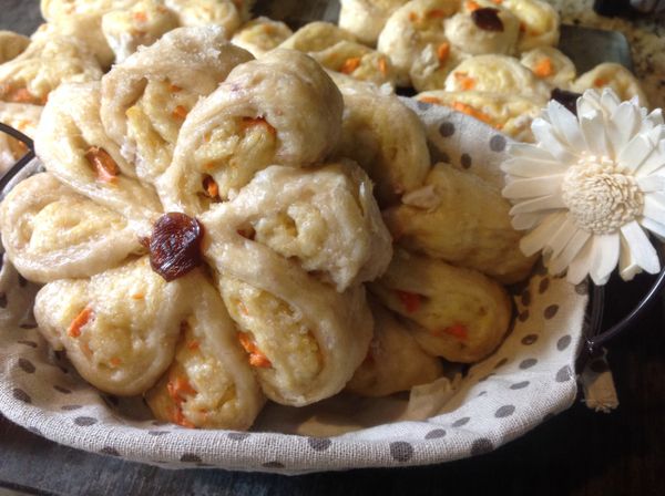 朵朵心花怒放的紫芋頭橘地瓜花花饅頭~