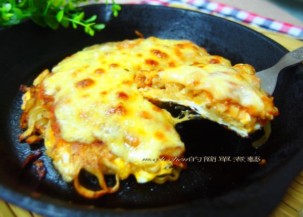 加了蛋的意麵 PIZZA~營養滿分喔~