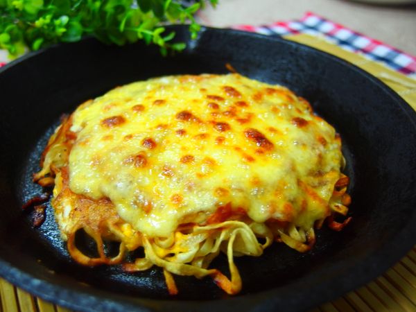 抣勻的鋪上起司絲~用烤箱烤至起司融化~就OK囉~