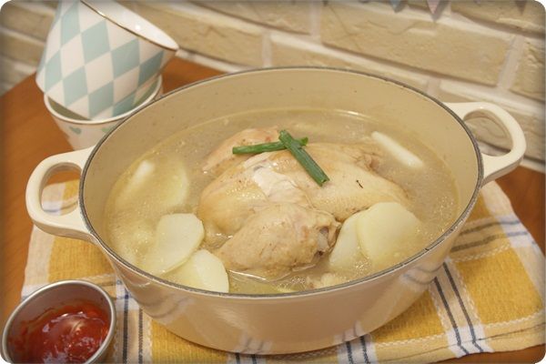 陳奶奶~~~~~一隻雞湯>////<

好回味的湯呀^^"