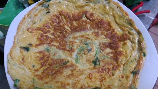 好吃的香菜煎蛋~~可以上桌了