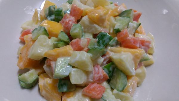 小黃瓜瀝乾水份後...加進去拌均勻