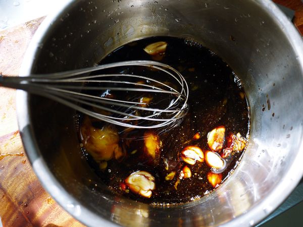 所有調味料拌勻，