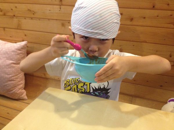 李子立刻把自己做得那份吃光光