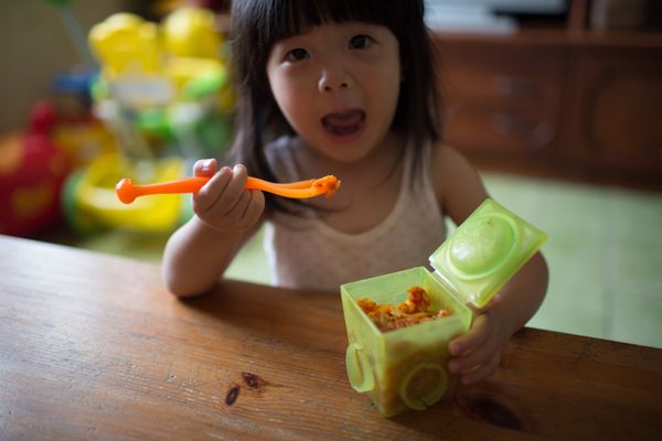 覺得這個盒子非常方便喔，雖然我也有很多保鮮盒
但是各司其職！