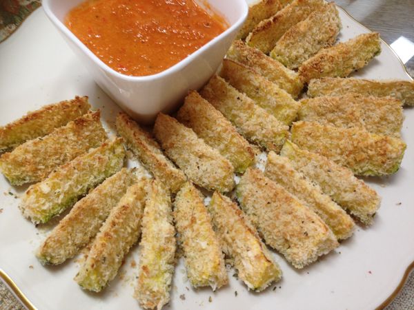 烤箱220度烤20分鐘左右(烤至金黃)即可，可沾番茄醬或是各式沙拉醬食用，

我是搭義大利紅醬marinara sauce:http://bit.ly/1H72NxU