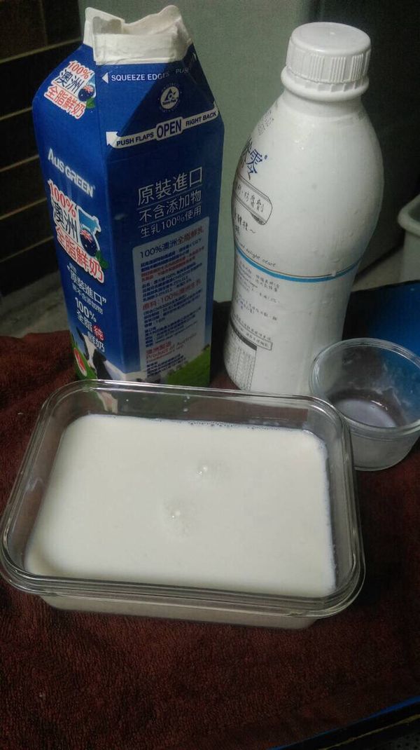 將4杯混和於大盆當中
如果喜歡吃甜可以再加入糖，份量隨個人喜好！