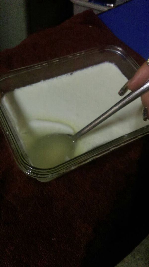 補充ㄧ下，有水這樣是正常的呦，那是"乳清"對腸道非常好喲～