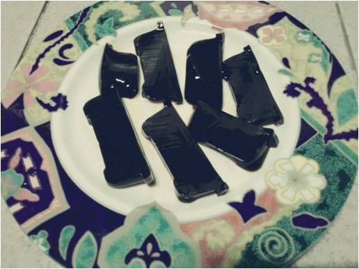 龜苓膏1顆-切塊約1公分厚長型