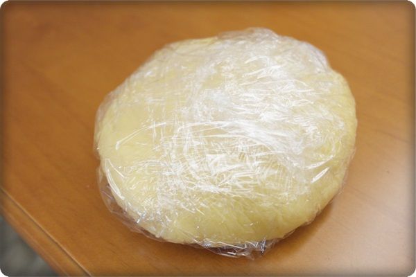 用保鮮膜包住放冰箱冷藏至少30分鐘!!!