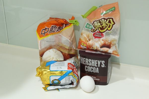 先來做菠蘿皮，將麵粉過篩、奶油室溫軟化