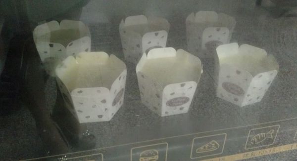 烤箱預熱,180度烘烤約30分鐘