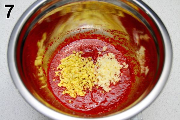 剁碎的薑和蒜、