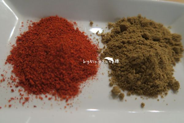 薑黃粉綠加里粉各兩匙