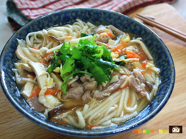 食用前再加上小麻油、香菜