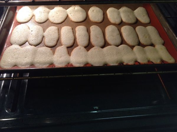 烤至邊緣略呈金黃,即可由烤箱拿出.