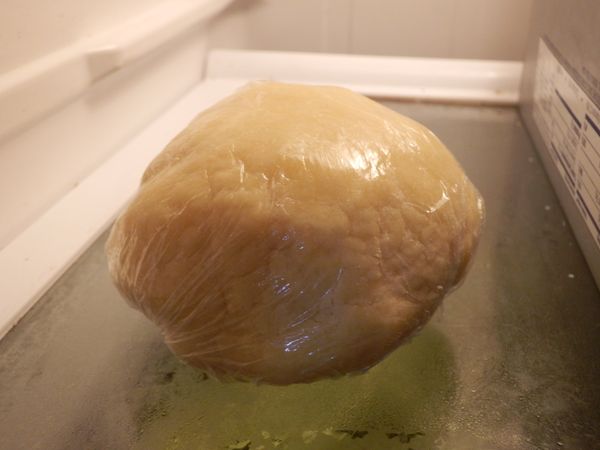 用保鮮膜包覆放進冰箱約冰30分鐘